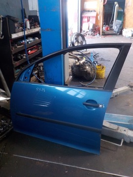 VOLKSWAGEN GOLF V 1.6 FSI 2005 - ДВЕРЬ ПЕРЕДНЯ ЛЕВАЯ