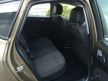 Opel Astra J Hatchback 5d Facelifting 1.6 Twinport ECOTEC 115KM 2013 Opel Astra 1,6 16v 116KM Klima LIFT Isofix Ledy, zdjęcie 17