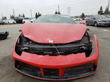 Ferrari 2016 Ferrari 488 Pista 2016 Ferarri 488 GTB 3.9 Benzyna 660KM, zdjęcie 4