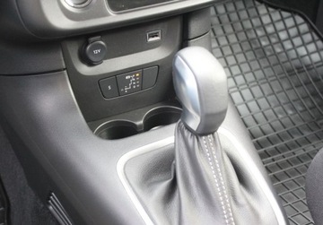 Citroen C3 III Hatchback Facelifting 1.2 PureTech 110KM 2023 Citroen C3 1.2 PureTech Shine EAT6 1.2 Benzyna 110KM, zdjęcie 8