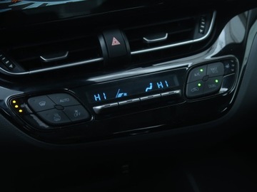 Toyota C-HR I Crossover Facelifting 1.8 Hybrid 122KM 2022 Toyota C-HR 1.8 Hybrid, Serwis ASO, Automat, zdjęcie 15