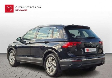 Volkswagen Tiguan II SUV Facelifting 2.0 TDI 150KM 2021 Volkswagen Tiguan Life 2.0TDI 150KM DSG App Connet Czuj Park. Pod.Fotele T, zdjęcie 2