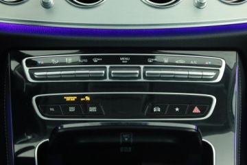 Mercedes Klasa E W213 Kombi Plug-in Facelifting 2.0 E300de 306KM 2021 Mercedes E E 300 de 4MATIC, 301 KM, 4X4, Automat, zdjęcie 9