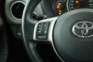 Toyota Yaris III Hatchback 5d Facelifting 1.33 Dual VVT-i 99KM 2016 Toyota Yaris 1.33 Dual VVT-i, Salon Polska, zdjęcie 14