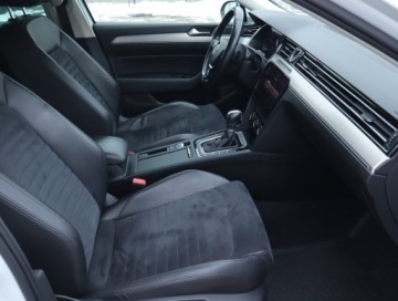 Volkswagen Passat B8 Variant 2.0 TDI BlueMotion SCR 190KM 2018 VW Passat 2.0 TDI, Salon Polska, Serwis ASO, zdjęcie 8