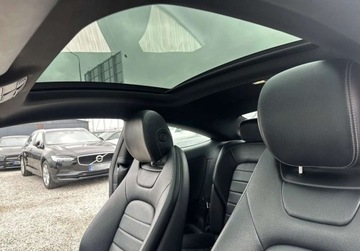 Mercedes Klasa C W205 2017 Mercedes-Benz Klasa C 4X4 C300 2.0 BENZ 245 KM 2017r 94.000 km Warszawa, zdjęcie 10