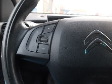 Citroen C4 Cactus Crossover 1.2 PureTech 82KM 2016 Citroen C4 Cactus 1.2 PureTech, Salon Polska, zdjęcie 17