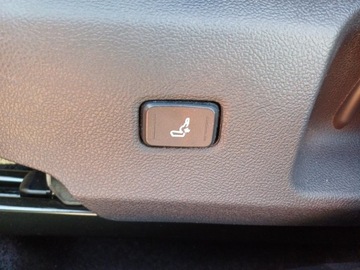 Toyota Corolla XII TS Kombi 1.8 Hybrid 122KM 2020 Toyota Corolla 1.8 Hybrid GR Sport Seria E21 (2019, zdjęcie 23