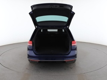 Volkswagen Passat B8 Variant 1.8 TSI BlueMotion Technology 180KM 2018 Volkswagen Passat R-Line DSG virtual cocpit navi, zdjęcie 18