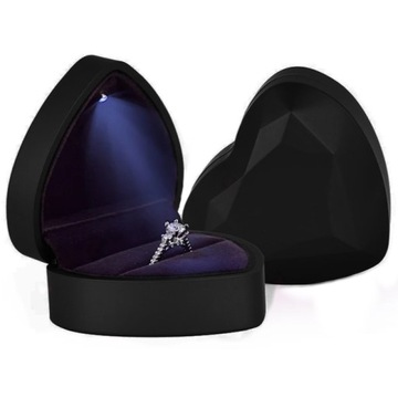 CZARNE PUDEŁKO SERCE NA PIERŚCIONEK ZARĘCZYNOWY ZE ŚWIATEŁKIEM LAMPKĄ LED