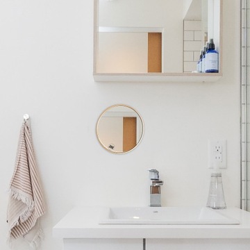 УВЕЛИЧИТЕЛЬНОЕ ЗЕРКАЛО С ПРИСОСКОЙ 20Х