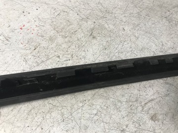 НАКЛАДКА ПЕРЕДНЕГО ОКНА ЛЕВАЯ CITROEN C4 I 96563474