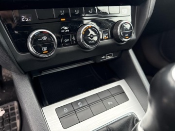 Skoda Octavia III Liftback Facelifting 2.0 TDI 150KM 2019 Skoda Octavia 2.0 TDI 150KM Ambition DSG Pakiet Am, zdjęcie 17