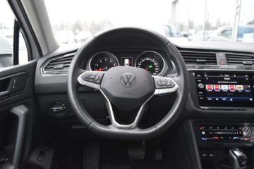 Volkswagen Tiguan II SUV Facelifting 1.5 TSI 150KM 2023 Volkswagen Tiguan SalonPL 150KM DSG LifeACCComfortPakiet ZimowyMasazKamera, zdjęcie 11