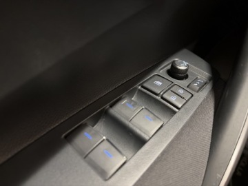 Toyota Corolla XII Sedan 1.8 Hybrid 122KM 2020 Toyota Corolla 1.8 Hybrid Comfort Seria E21 (2019-, zdjęcie 20