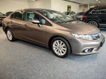 Honda Civic IX Sedan 1.8 i-VTEC 142KM 2013 Honda Civic IX 1.8 benzyna, zdjęcie 2