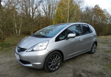 Honda Jazz III 1.4 i-VTEC 100KM 2010 Honda Jazz KLIMATRONIK 1,4 sliczna sprawna zarejestrowana 1wlascicielka
