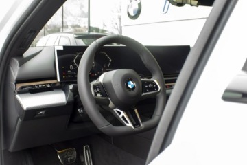 BMW Seria 5 G90-91 Touring 2.0 520d 197KM 2025 BMW 520 xDrive Limuzyna - Dostępny od ręki!, zdjęcie 12