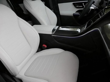 Mercedes GLC C254/X254 Coupe 2.0 220d 197KM 2025 MERCEDES-BENZ GLC 220 d 4-Matic AMG Line 2.0 (197KM) 2025, zdjęcie 7