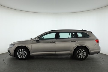 Volkswagen Passat B8 Variant 2.0 TDI BlueMotion SCR 150KM 2019 VW Passat 2.0 TDI, Salon Polska, 1. Właściciel, zdjęcie 2