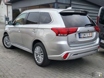 Mitsubishi Outlander III 2019 Mitsubishi Outlander PHEV 224KM 2019r 14TysKm 13.8kWh 4WD Plug-in Stan ide, zdjęcie 2