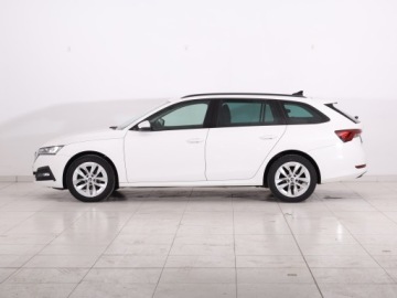 Skoda Octavia IV Kombi 2.0 TDI 115KM 2022 Skoda Octavia 2.0 TDI, Salon Polska, zdjęcie 2