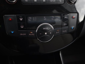 Nissan Pulsar 1.2 DIG-T 115KM 2016 Nissan Pulsar 1.2 DIG-T, Salon Polska, Klima, zdjęcie 15