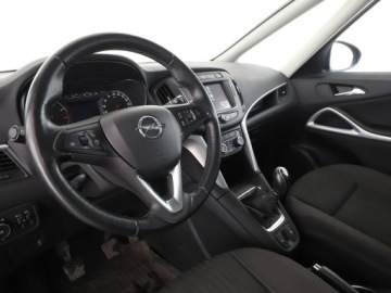 Opel Zafira C Tourer Facelifting 1.4 Turbo 140KM 2017 Opel Zafira klima auto grzane fotele i kierownica, zdjęcie 13