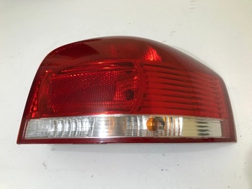 AUDI A3 8P 3 DRZWI LAMPA PRAWA PRAWY TYŁ 8P0945096