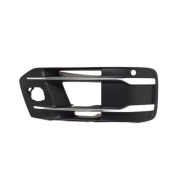 AUDI Q7 4M 2015- KRATKA W ZDERZAK ATRAPA PRAWA