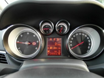 Opel Zafira C Tourer 2.0 CDTI ECOTEC 165KM 2014 Opel Zafira Tempomat Xenon Klimatronik Led 2.0 Diesel 165KM, zdjęcie 33