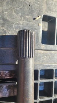 ВАЛ ПЕРЕДНИЙ ПРАВЫЙ LAND ROVER DISCOVERY 2