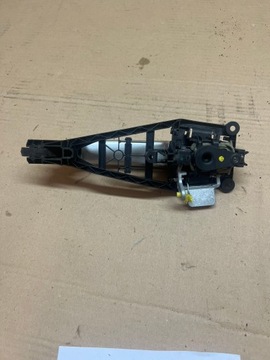 KLIKA DVEŘE LEVÝ PŘEDNÍ Z157 OPEL ASTRA III H