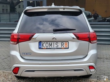 Mitsubishi Outlander III 2019 Mitsubishi Outlander PHEV 224KM 2019r 14TysKm 13.8kWh 4WD Plug-in Stan ide, zdjęcie 6
