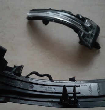 MERCEDES BENZÍN W177 CLA SMĚROVKA BLIKAČ ZRCÁTKO PRAVÉ A0999061902