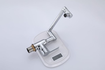 Хромированный смеситель для умывальника MOLLO с поворотным изливом