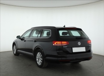 Volkswagen Passat B8 Variant 2.0 TDI BlueMotion SCR 150KM 2017 VW Passat 2.0 TDI, Automat, Navi, Klima, zdjęcie 3