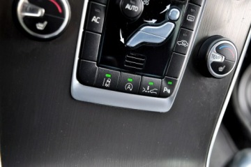 Volvo XC60 I SUV Facelifting 2.0 D4 DRIVE-E 181KM 2013 Volvo XC 60 LiFT 2,0 D4 Ledy Digital Navi Radar, zdjęcie 26