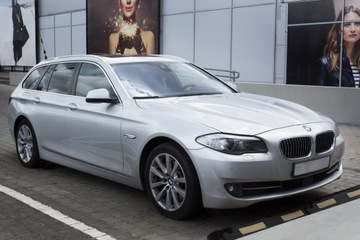 BMW 5 F11 KOMBI VRSTVA LIŠTA NA NÁRAZNÍK ZRCÁTKO