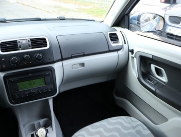 Skoda Fabia II Hatchback 1.4 TDI 80KM 2009 Skoda Fabia 1.4 TDI, HAK, Klima,ALU, zdjęcie 7