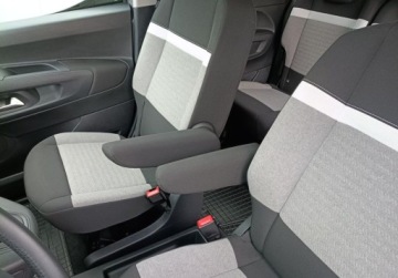 Citroen Berlingo III Osobowy M 1.2 PureTech 110KM 2023 Citroen Berlingo N1 Bogate wyposazenie Niski Przebieg 1.2 Benzyna 110KM, zdjęcie 14