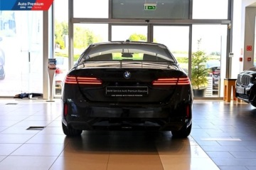 BMW Seria 5 G90-91 Touring 2.0 520d 197KM 2024 BMW Seria 5 520d xDrive SedanFV23System Travel Comfort RailM Pakiet Sport, zdjęcie 17