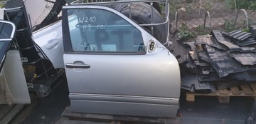 DVEŘE PRAVÝ PŘEDNÍ PRAVÉ MERCEDES E W210 SEDAN OE