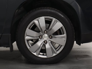 Peugeot 2008 I SUV Facelifting 1.2 PureTech 130KM 2017 Peugeot 2008 1.2 PureTech, Salon Polska, zdjęcie 14