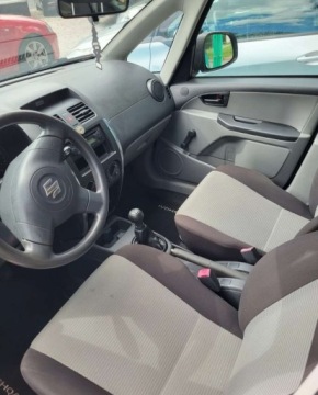 Suzuki SX4 I Hatchback 1.5 i 16V 100KM 2009 Suzuki SX4 Klimatyzacja 1.5 Benzyna 99KM, zdjęcie 9