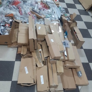 Akcesoria meblowe około 3 palet