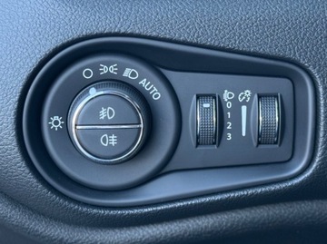 Jeep Renegade SUV Facelifting 1.3 GSE T4 Turbo 150KM 2019 Jeep Renegade 1.3 Benz Automat 1.3 Benzyna 150KM, zdjęcie 13