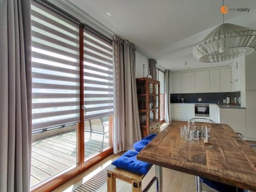 Рулонная штора ДЕНЬ НОЧЬ 105х160 на заказ С НАПРАВЛЯЮЩИМИ