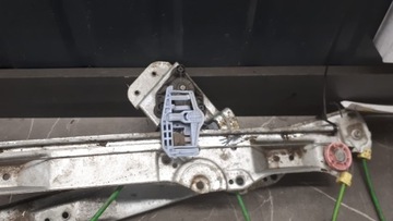 MECHANIZMUS LEVÝ PŘEDNÍ OPEL CORSA D 07R