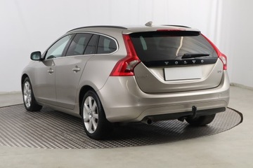Volvo V60 I Kombi Facelifting 2.0 D3 DRIVE-E 150KM 2015 Volvo V60 D3 2.0, Skóra, Navi, Klima, Klimatronic, zdjęcie 3
